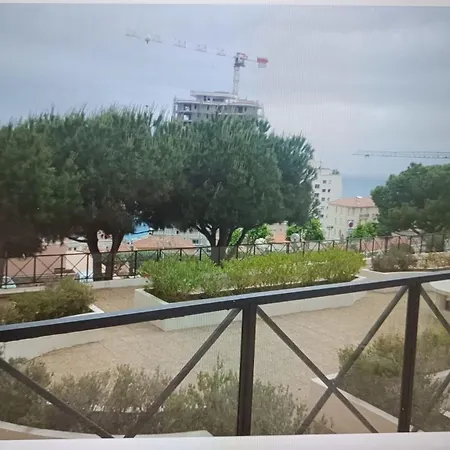 Proche De Monaco Devant Piscine Lejlighed
